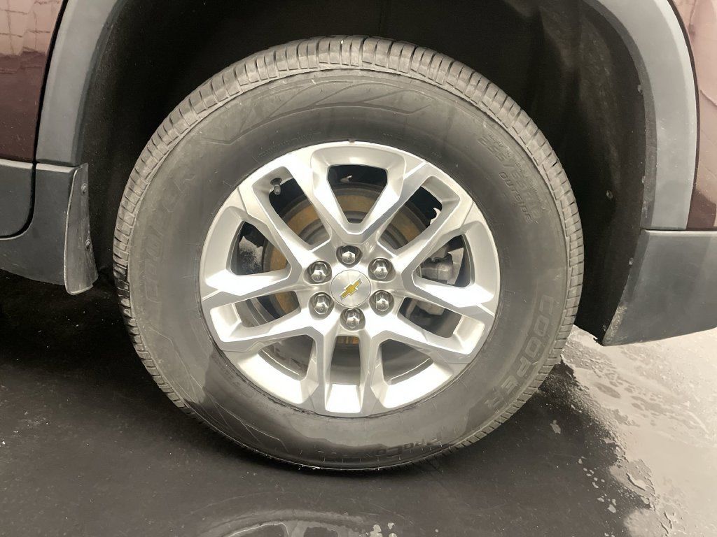 Used 2018 Chevrolet Traverse LT FWD image 25