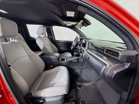 Certified 2025 Toyota Tacoma SR5 image 25