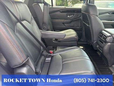 Used 2025 Honda Pilot TrailSport image 13