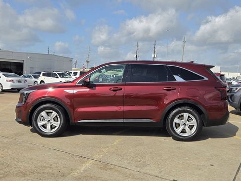 Used 2024 Kia Sorento LX FWD image 6