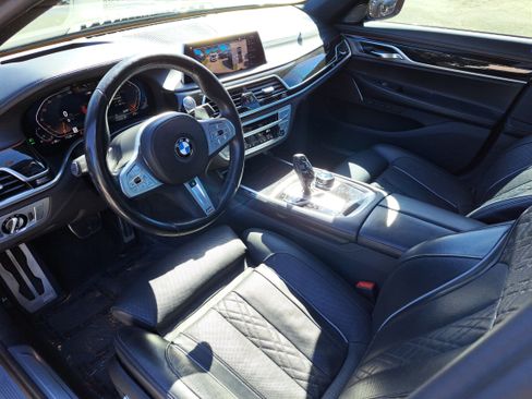 Used 2022 BMW 750i xDrive w/ Executive Package image 11