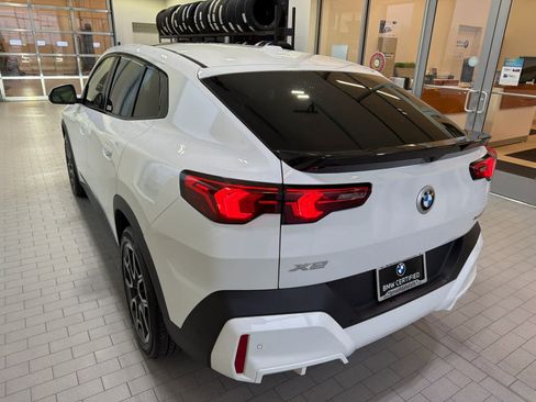 Certified 2025 BMW X2 xDrive28i w/ Convenience Package AWD/4WD image 4