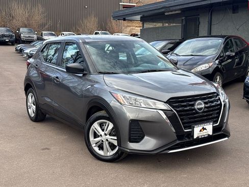 Used 2023 Nissan Kicks S image 1