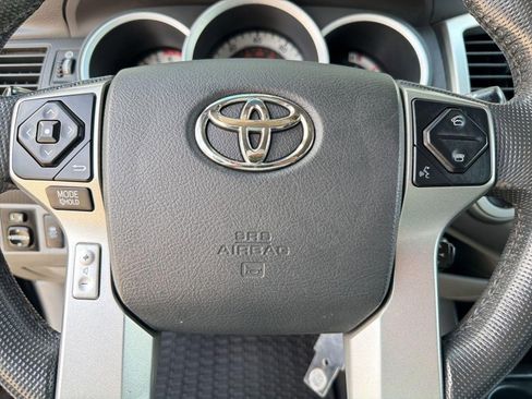 Used 2014 Toyota Tacoma 4x4 Double Cab w/ SR5 Package image 16