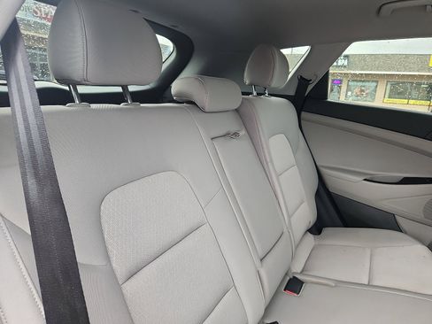 Used 2018 Hyundai Tucson SE AWD/4WD image 29