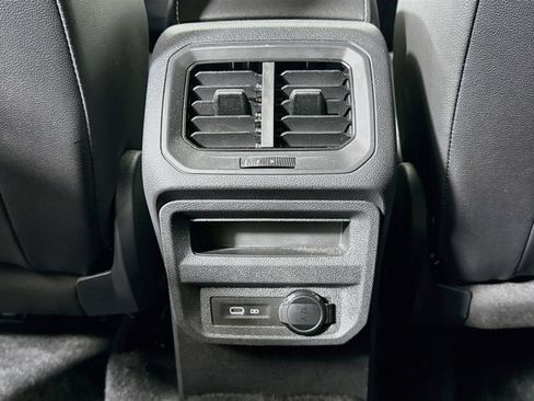 Certified 2024 Volkswagen Tiguan SE w/ Panoramic Sunroof Package AWD/4WD image 23