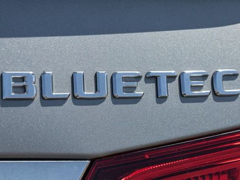 Used 2014 Mercedes-Benz E 250 BlueTEC Sedan image 6