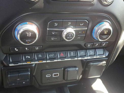Used 2020 GMC Sierra 1500 AT4 w/ AT4 Premium Package AWD/4WD image 17
