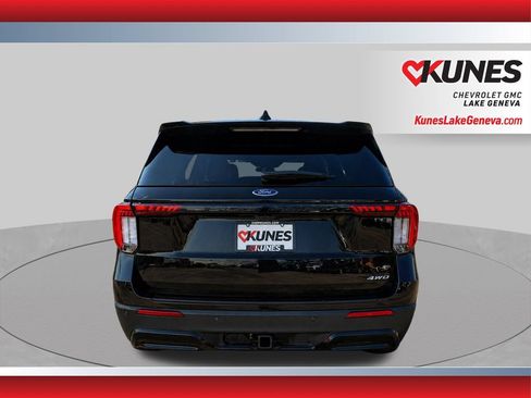 Used 2025 Ford Explorer ST-Line AWD/4WD image 9