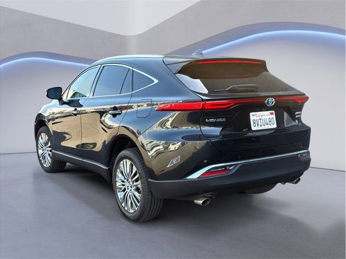 Used 2021 Toyota Venza Limited w/ Carpet Mat Package (TMS) image 4