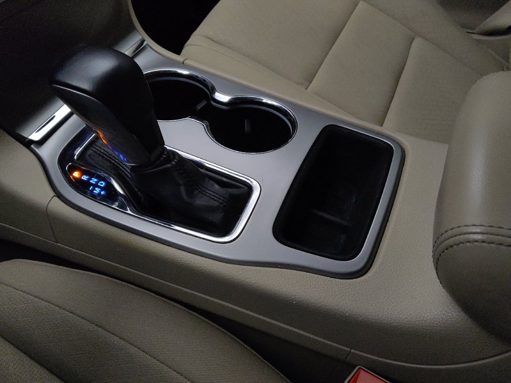 Used 2021 Jeep Grand Cherokee Laredo RWD image 26
