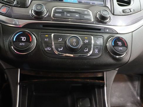 Used 2015 Chevrolet Impala LT FWD image 10