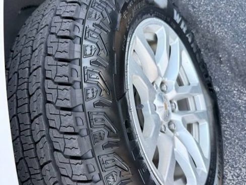 Used 2024 Chevrolet Suburban LT AWD/4WD image 28