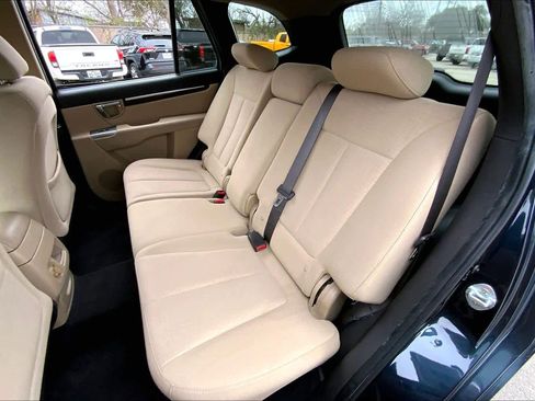 Used 2011 Hyundai Santa Fe GLS image 19
