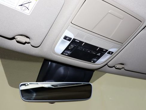 Used 2020 Acura MDX SH-AWD image 23