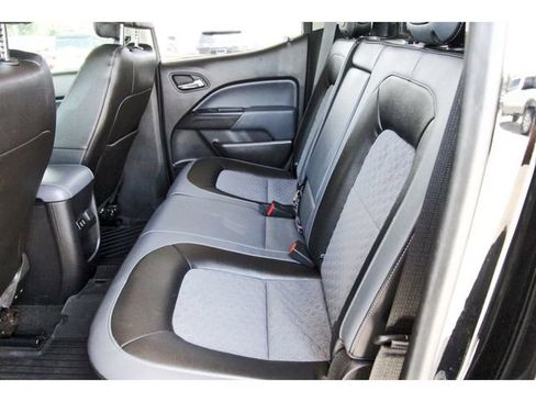 Used 2017 Chevrolet Colorado Z71 w/ Z71 Midnight Edition AWD/4WD image 12