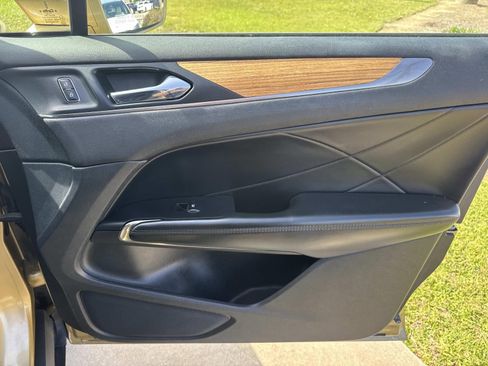 Used 2015 Lincoln MKC FWD w/ Equipment Group 101A Select image 13