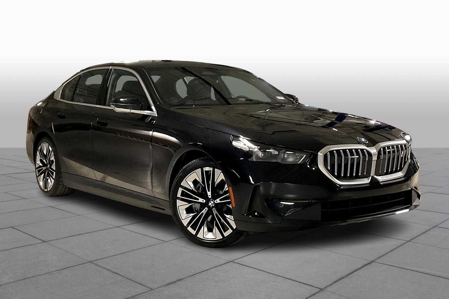 Used 2026 BMW i5 eDrive40 w/ Premium Package RWD image 2