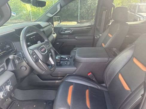 Used 2025 GMC Sierra 1500 AT4 w/ AT4 Premium Package AWD/4WD image 8