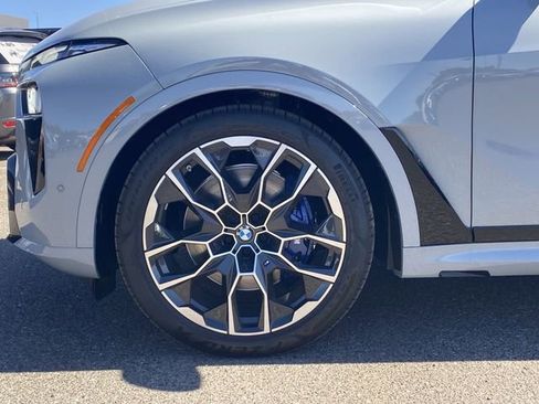 New 2025 BMW X7 M60i image 10