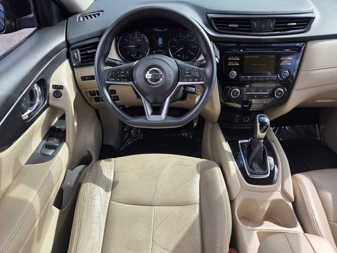Used 2017 Nissan Rogue S FWD image 12