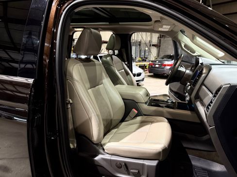 Used 2021 Ford Expedition Max XLT image 27