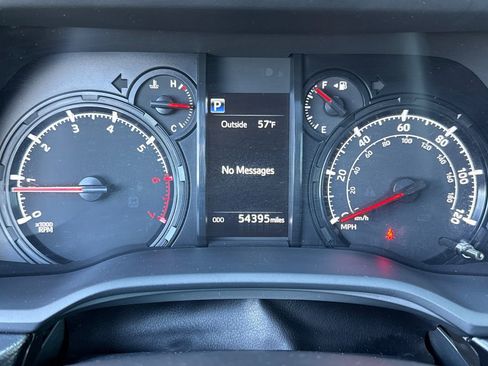 Used 2022 Toyota 4Runner SR5 Premium w/ Moonroof Package RWD image 62
