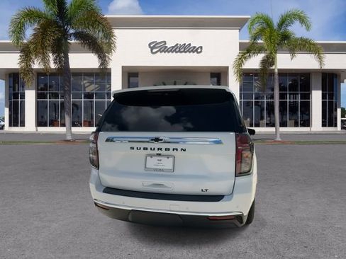 Certified 2022 Chevrolet Suburban LT RWD image 12