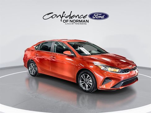 Used 2023 Kia Forte LXS image 11
