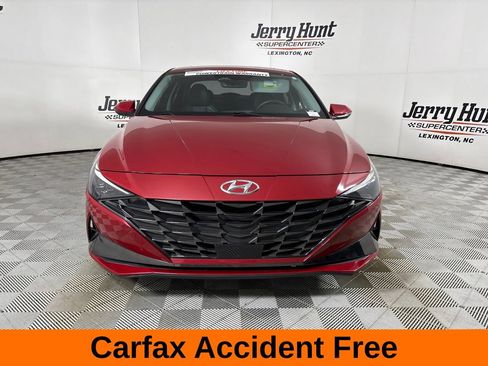 Used 2023 Hyundai Elantra Limited w/ Cargo Package FWD image 3