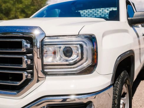 Used 2018 GMC Sierra 1500 2WD Regular Cab image 4