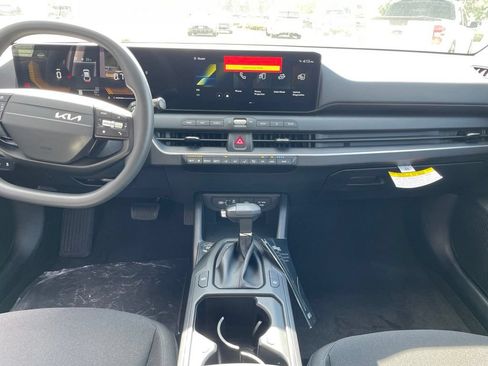 New 2026 Kia K4 FWD image 11