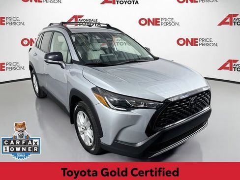 Certified 2025 Toyota Corolla Cross LE w/ Moonroof Package FWD image 1