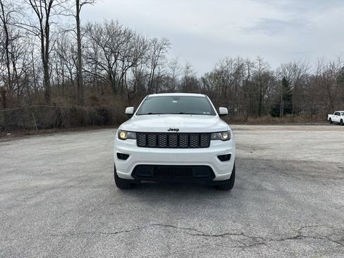 Used 2020 Jeep Grand Cherokee Altitude image 9