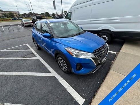 Used 2022 Nissan Kicks SV FWD image 3