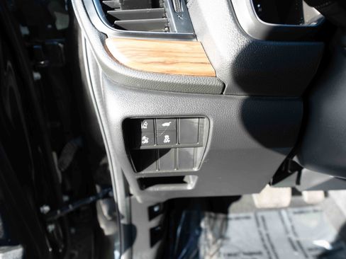 Used 2018 Honda CR-V Touring image 11