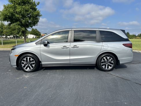 Used 2025 Honda Odyssey EX-L image 6