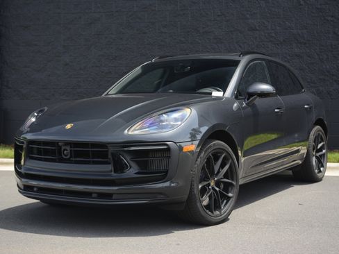 Certified 2024 Porsche Macan GTS AWD/4WD image 40