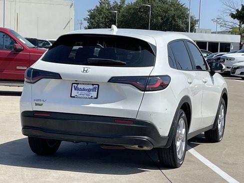 Certified 2025 Honda HR-V LX image 4
