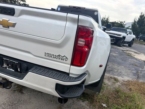 Used 2022 Chevrolet Silverado 3500 High Country w/ Safety Package II AWD/4WD image 4