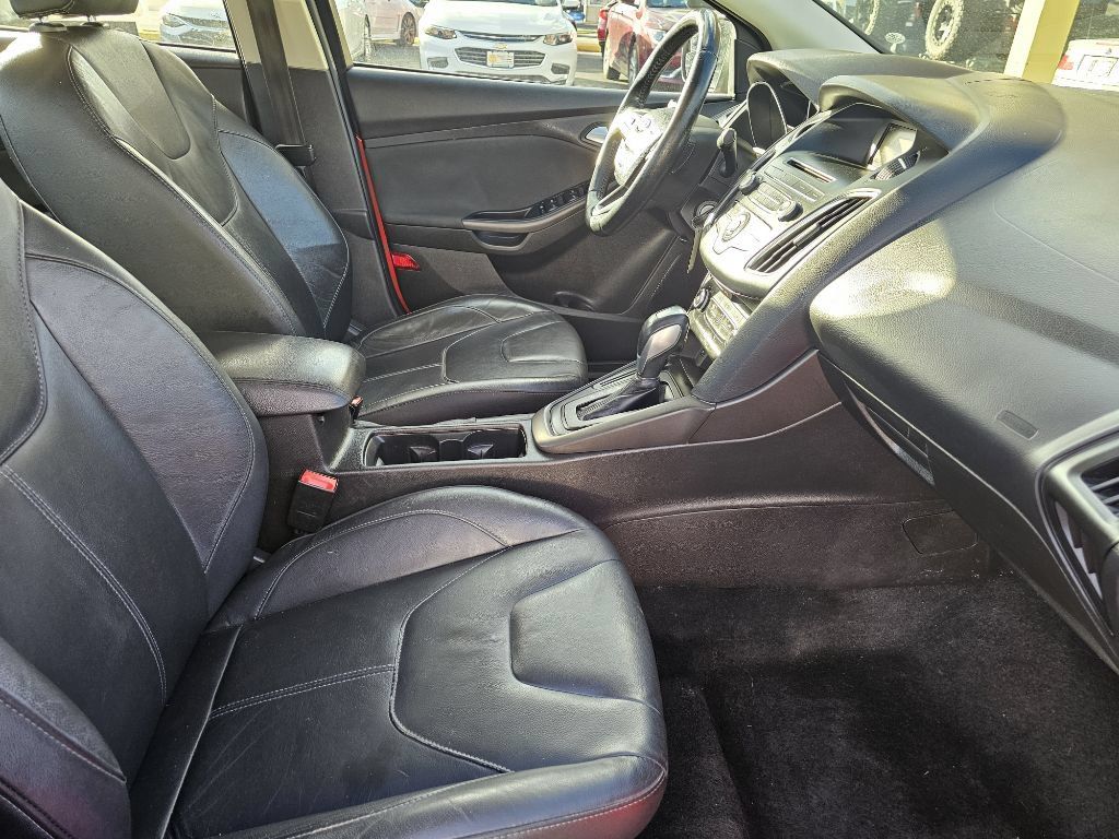 Used 2016 Ford Focus SE w/ Equipment Group 201A FWD image 46