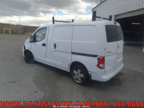 Used 2018 Nissan NV200 SV w/ Navigation Package image 2
