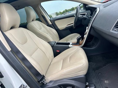 Used 2017 Volvo XC60 T6 Inscription w/ Advanced Package AWD/4WD image 11