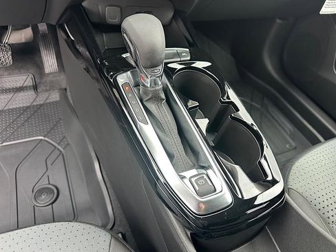 New 2025 Chevrolet Trax LT w/ Driver Confidence Package image 19