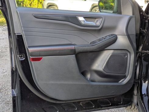 Used 2025 Ford Escape ST-Line image 2