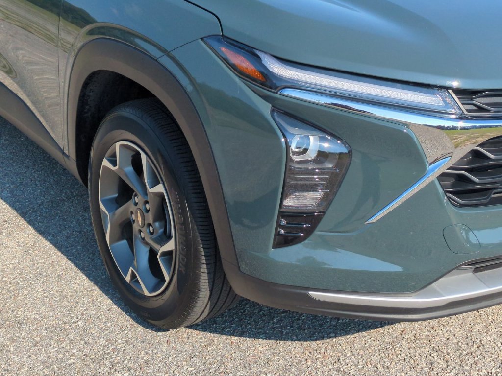Used 2026 Chevrolet Trax LT FWD image 10