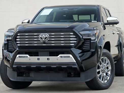 Used 2024 Toyota Tacoma Limited w/ Limited Package (LT) AWD/4WD image 3