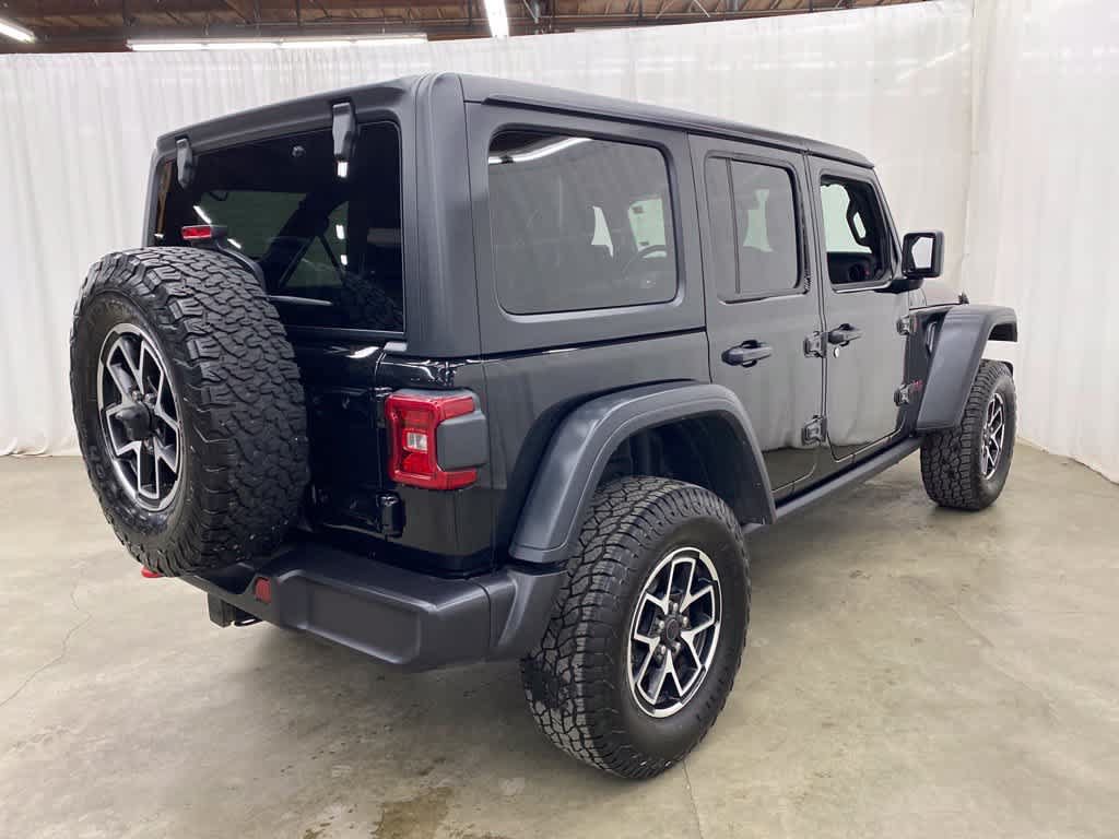 Used 2025 Jeep Wrangler Unlimited Rubicon AWD/4WD image 6