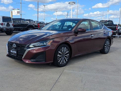 Used 2023 Nissan Altima 2.5 SV image 8