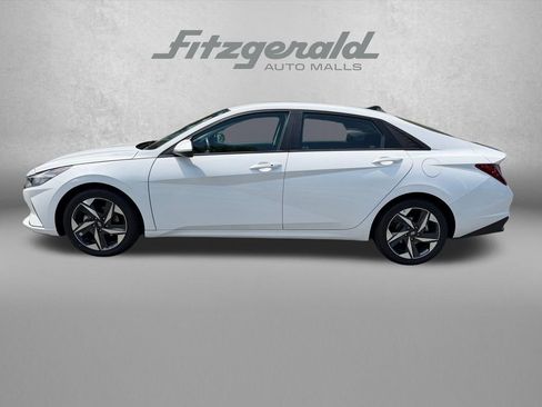 Used 2023 Hyundai Elantra SEL w/ Convenience Package FWD image 3